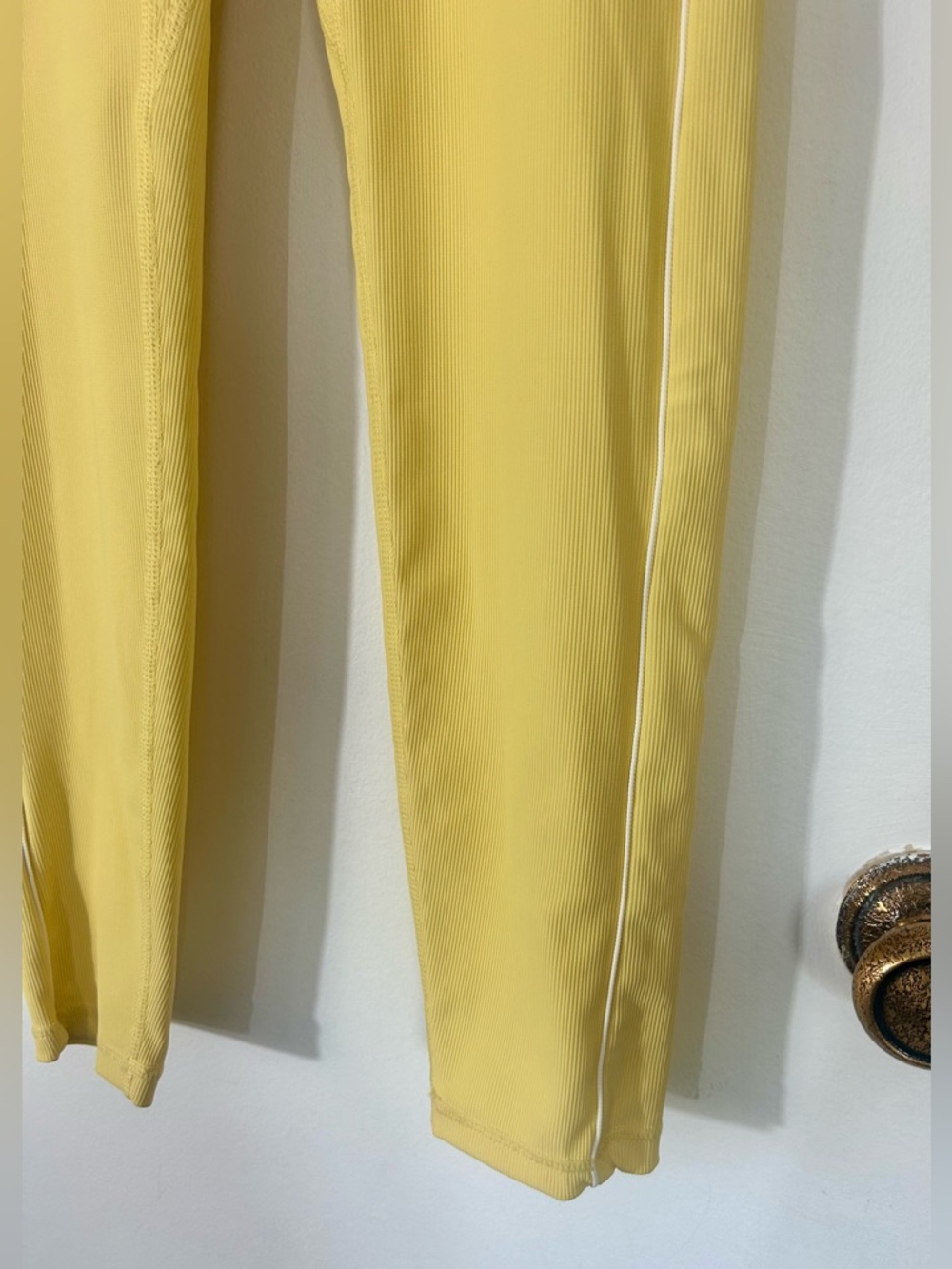 Wilo The Label Butter Yellow High-Rise Women’s Leggings Size Medium - Picture 4 of 11